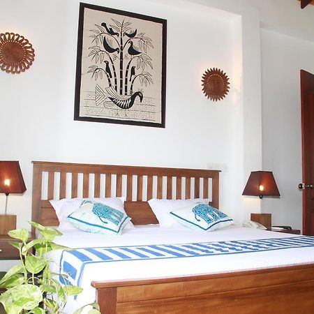 Blue Elephant Tourist Guesthouse Kudapaduwa Exterior foto